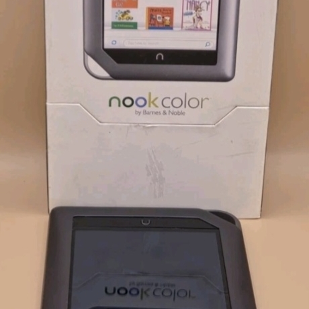 Barnes & Noble Nook Color eReader - Gray - Picture 3 of 4